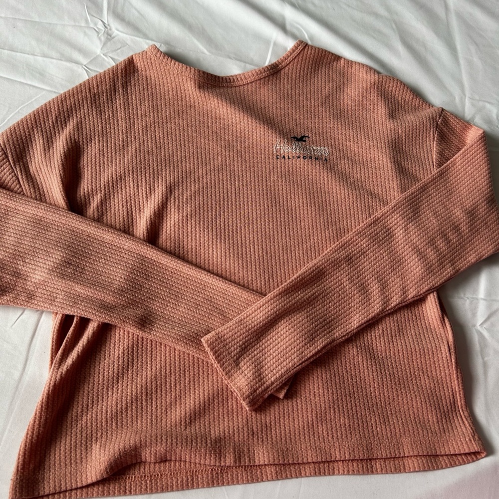 xs hollister long sleeve